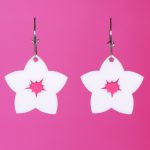 pendientes flor blanca barbie