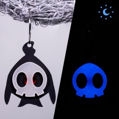 Pendientes poke fantasma calavera que brilla en la oscuridad Pendientes poke fantasma calavera que brilla en la oscuridad