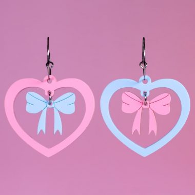 Pendientes de corazón y lazo coquette en color rosa y blanco Pendientes de corazón y lazo coquette en color rosa y blanco