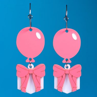 Pendientes de metacrilato acrílicos con forma de regalo y globo de Animal Crossing Pendientes de metacrilato acrílicos con forma de regalo y globo de Animal Crossing