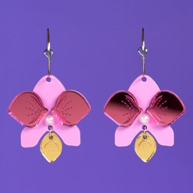 Pendientes de metacrilato y acrílico de flor orquídea en color rosa efecto espejo Pendientes de metacrilato y acrílico de flor orquídea en color rosa efecto espejo