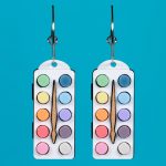 Pendientes de pinturas de acuarelas con pincel de madera