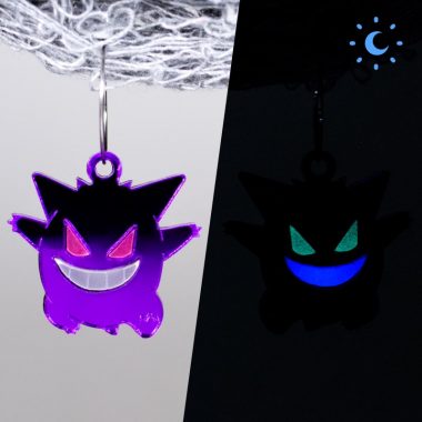 Pendientes de videojuego anime fantasma morado