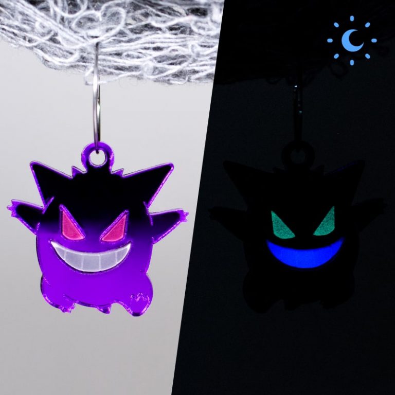 Pendientes de videojuego anime fantasma morado