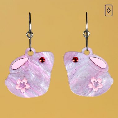 Pendientes de conejitos del amor de color rosa, templo japonés
