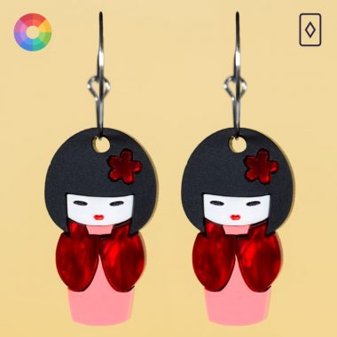 Pendientes mmuñeca Kokeshi japonesa de diferentes colores