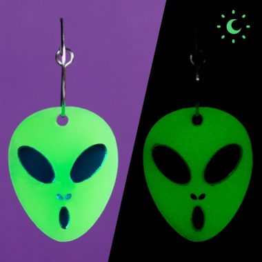 Collar Dandadan anime manga momo aliens