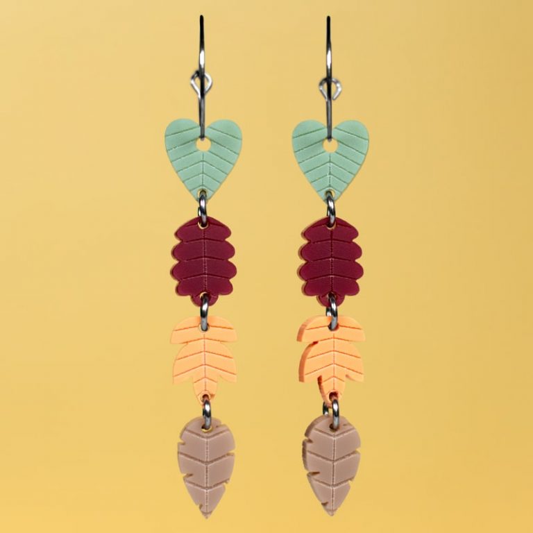 Pendientes diferentes hojas de otoño