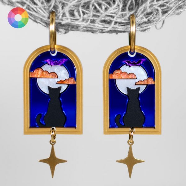 Pendientes Ventana gato observando la luna en la noche de halloween