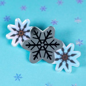 Pinza para el pelo de Koyuki, novia de Akaza en anime Kimetsu No Yaiba. Accesorio con forma de copos de nieve invierno.