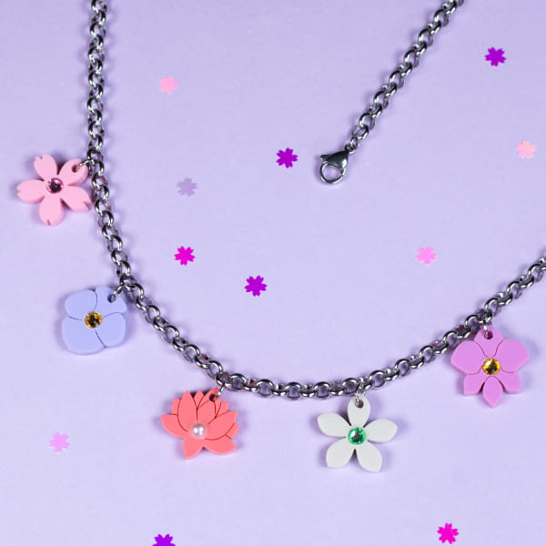 Collar flores primavera de colores pasteles con cadena plateada y dorada de acero inoxidable