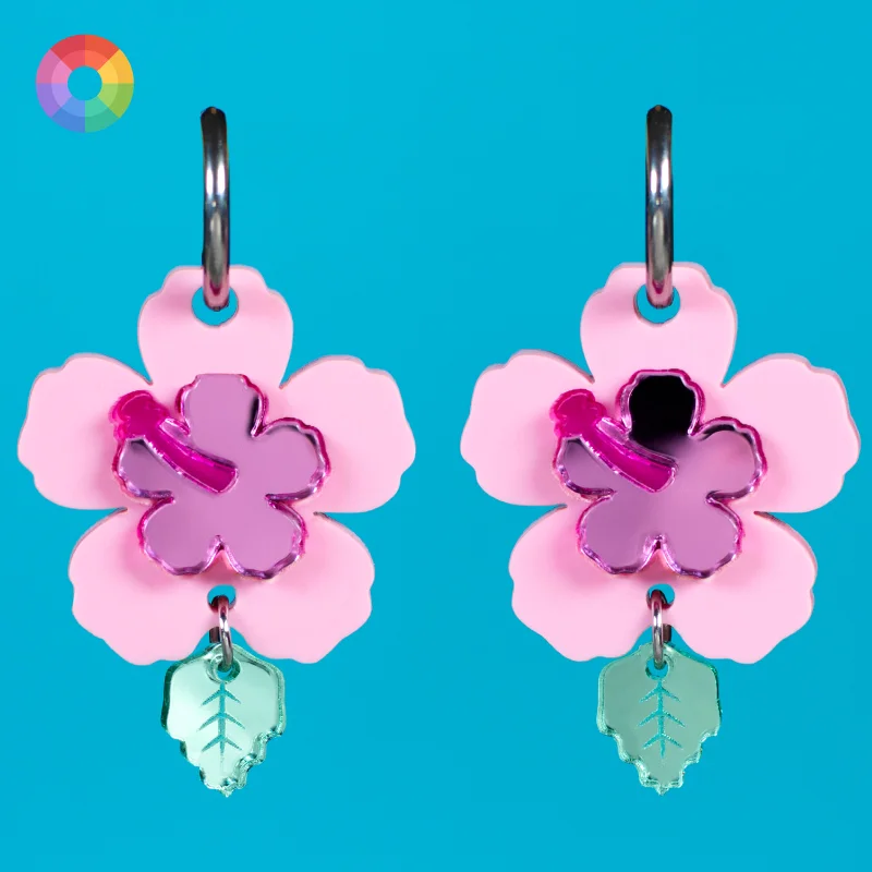 Presentamos los renovados pendientes Hibiscos 🌺✨Este verano, revitaliza tu estilo con los deslumbrantes Pendientes Hibiscos. Presentamos los renovados pendientes Hibiscos 🌺✨Este verano, revitaliza tu estilo con los deslumbrantes Pendientes Hibiscos.