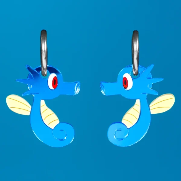 Los Pendientes Horsea están inspirados en una de las criaturas marinas más adorables del mundo de los videojuegos y las series. Los Pendientes Horsea están inspirados en una de las criaturas marinas más adorables del mundo de los videojuegos y las series.