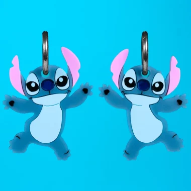 Los Pendientes Stitch están inspirados en uno de los personajes más adorables y travieso, convirtiendo su icónica silueta en un accesorio perfecto. Los Pendientes Stitch están inspirados en uno de los personajes más adorables y travieso, convirtiendo su icónica silueta en un accesorio perfecto.
