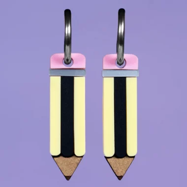 Pendientes acrílicos con forma de lápiz originales y creativos Pendientes acrílicos con forma de lápiz originales y creativos