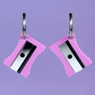 Pendientes acrílicos con forma de sacapuntas originales Pendientes acrílicos con forma de sacapuntas originales